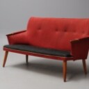 Dansk møbelproducent; sofa med negle i teak Denne vare er sat til omsalg under nyt varenummer 3965872