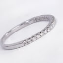 Smal halvalliance brillantring af 18 kt. hvidguld