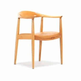 Hans J. Wegner (1914-2007) for PP Møbler: 'The Chair' armstol af kirsebær, model PP501