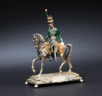 Atelier Mitarotonda. Italiensk figur af sølv i form af ridende oberst fra den franske republiks kavaleri