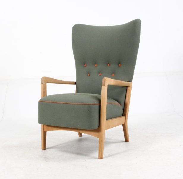 Søren Hansen for Fritz Hansen. Højrygget lænestol, 1940'erne, nyrenoveret