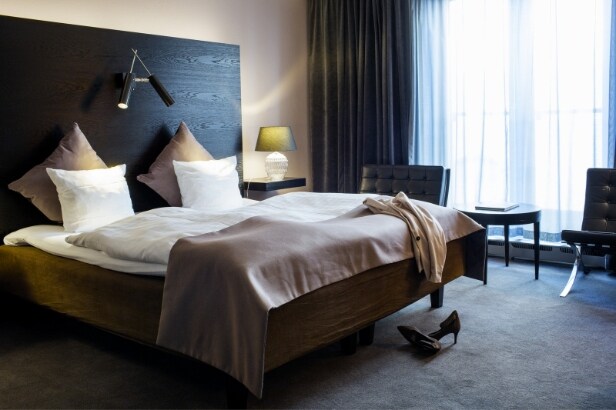 Gavekort til weekendophold for 2 på Scandic hotel - Til fordel for Red Barnet