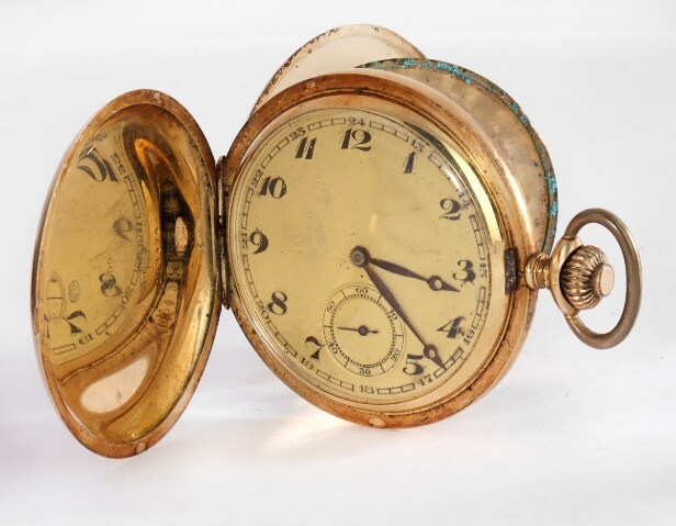 Double-cased men's pocket watch made of 14 kt. gold