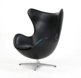 Arne Jacobsen fra Fritz Hansen. Ægget. Lænestol, model 3316, sort classic læder