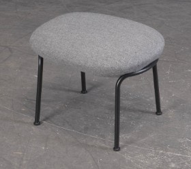 Nichetto Studio for Wendelbo. Aloe stool med polstring.