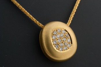 Kranz & Ziegler Couture, halskæde med brillantvedhæng, 14 kt. guld