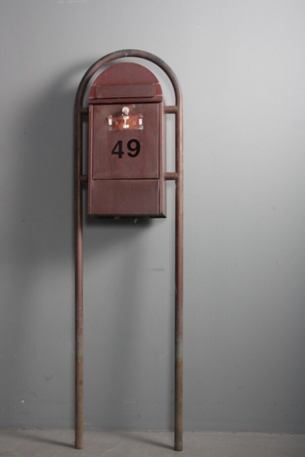 Postkasse med stander. Kobber