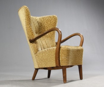 Alfred Christensen for Slagelse møbelfabrik. Højrygget lænestol, bøgetræ