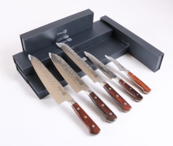 Shāpu: Knivsæt af japansk stål bestående af fem knive (5)