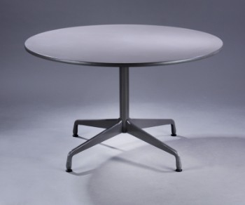 Charles og Ray Eames. Vintage Segmented Table, rundt bord, Ø 121 cm