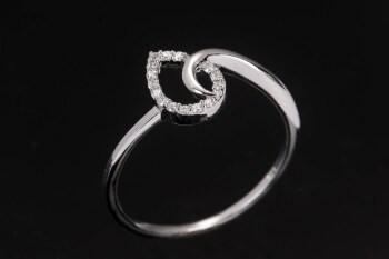 Diamonds By Frisenholm. Ring af 9 kt. hvidguld med brillanter. str. 56