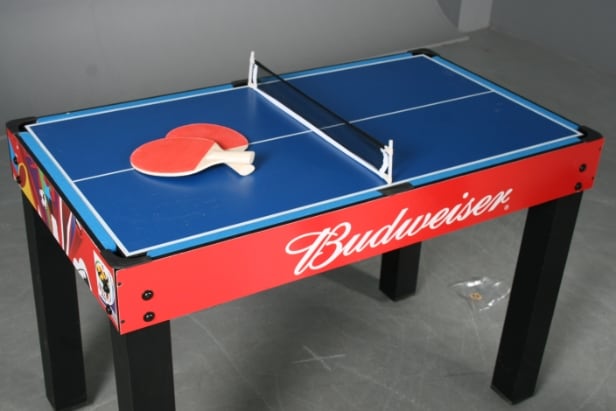 Multi-spillebord med stel i hård plast, 9 spil bla.bordfodbold bordtennis, bordhockey..,