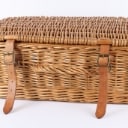 Mulberry: Picnic basket containing tableware for 4 people.