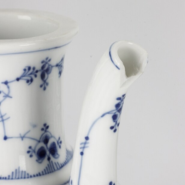 Royal Copenhagen. 'Musselmalet halvblonde' service af porcelæn (69)