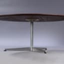 Arne Jacobsen. Circular coffee table with veneered rosewood top, Ø 110 cm