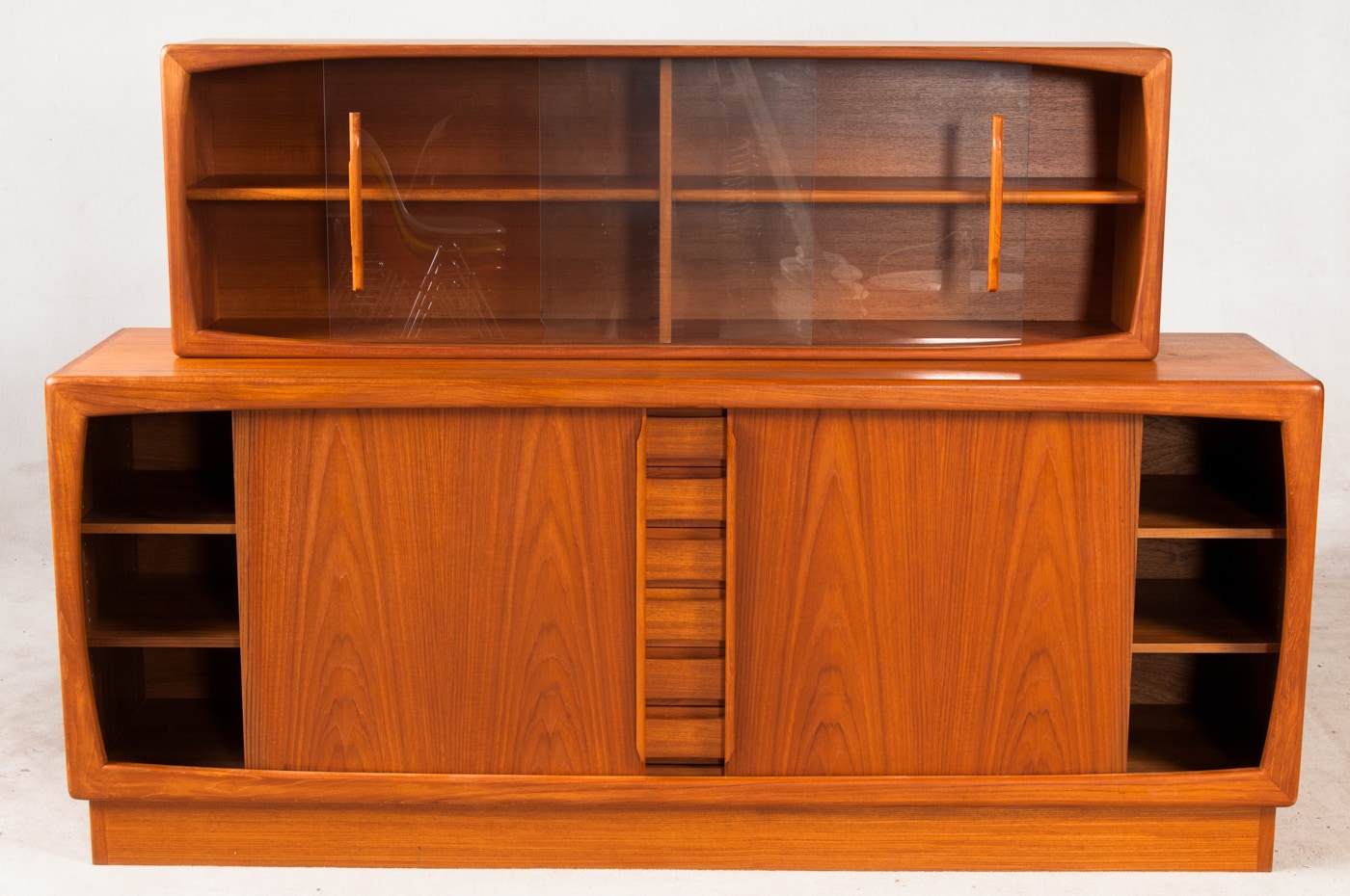 Sideboard Anrichte Schrank Mit Vitrine In Teak Wohl Von Dyrlund 2 Lauritz Com