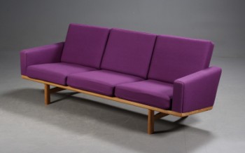 Hans J. Wegner. Tre-pers. sofa, model GE-236/3