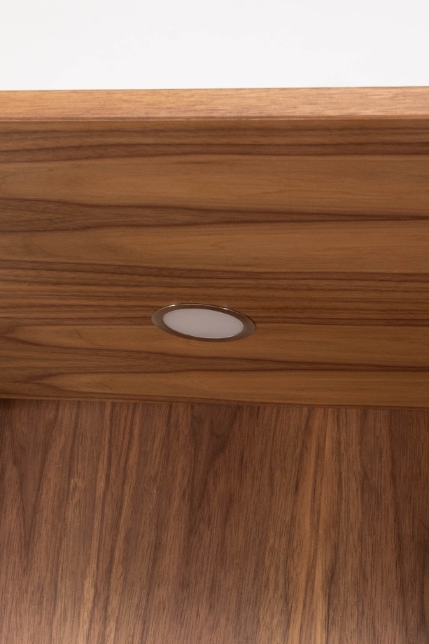 437. Klim Furniture. Vitrineskab af olieret valnød, model V302