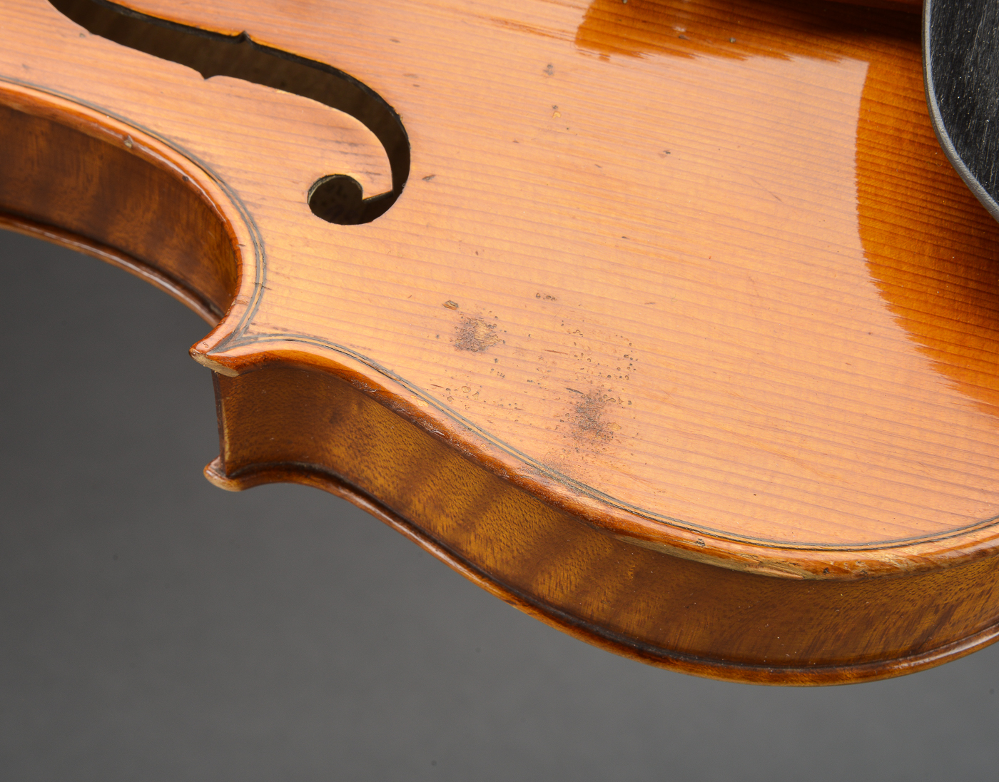 F. Thomsen, violin | Lauritz.com