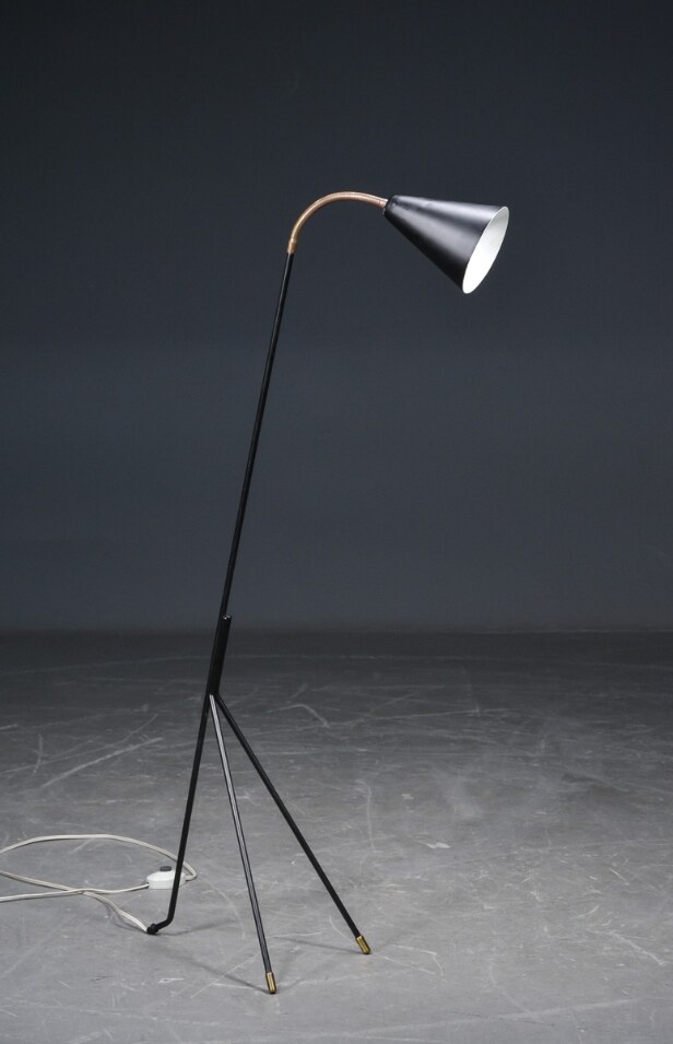 Standerlampe, sortlakeret, Svend Aage Holm Sørensen - tilskrevet, 1900-tallets midte 