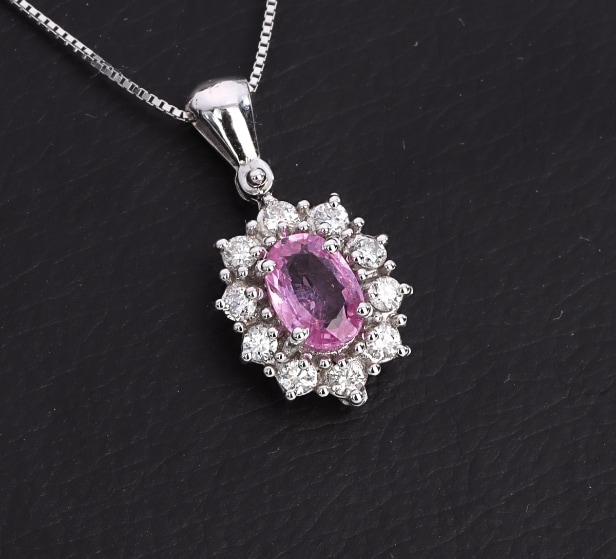 Sapphire and diamond rosette pendant with 18kt white gold chain (2)