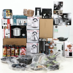 Ninja airfryer as well as a larger collection of kitchen utensils from, among others OBH, Tefla, Masterpro and Scanpan (30+)