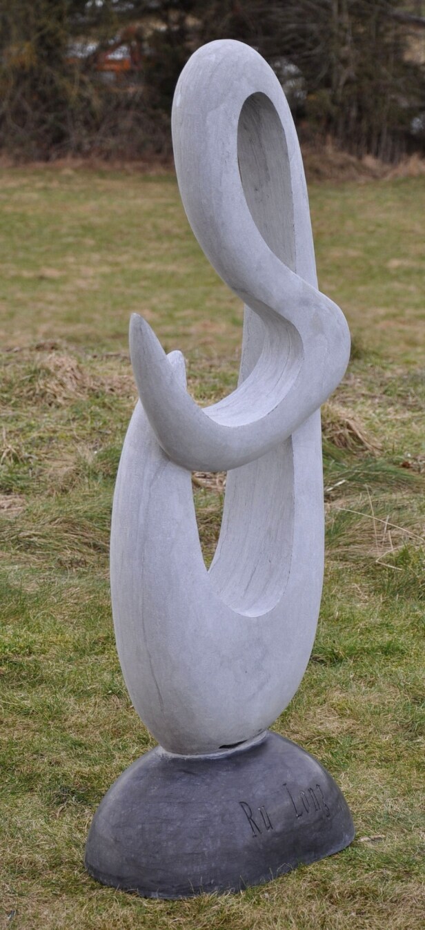 Ru Long: Skulptur af upoleret sort marmor Denne vare er sat til omsalg under nyt varenummer 2917077