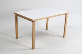 Alvar Aalto for Artek. Spisebord / arbejdsbord / skrivebord