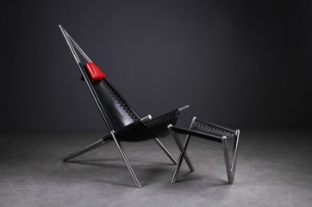 Ole Funder. Lænestol med skammel, model Angel (2)