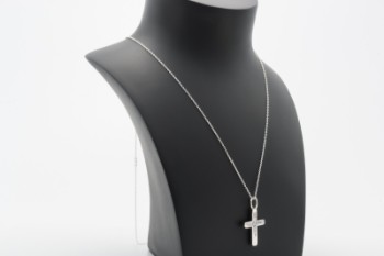 Sølvsmed Kurt Nielsen halskæde med vedhæng i form af et kors, sterling sølv