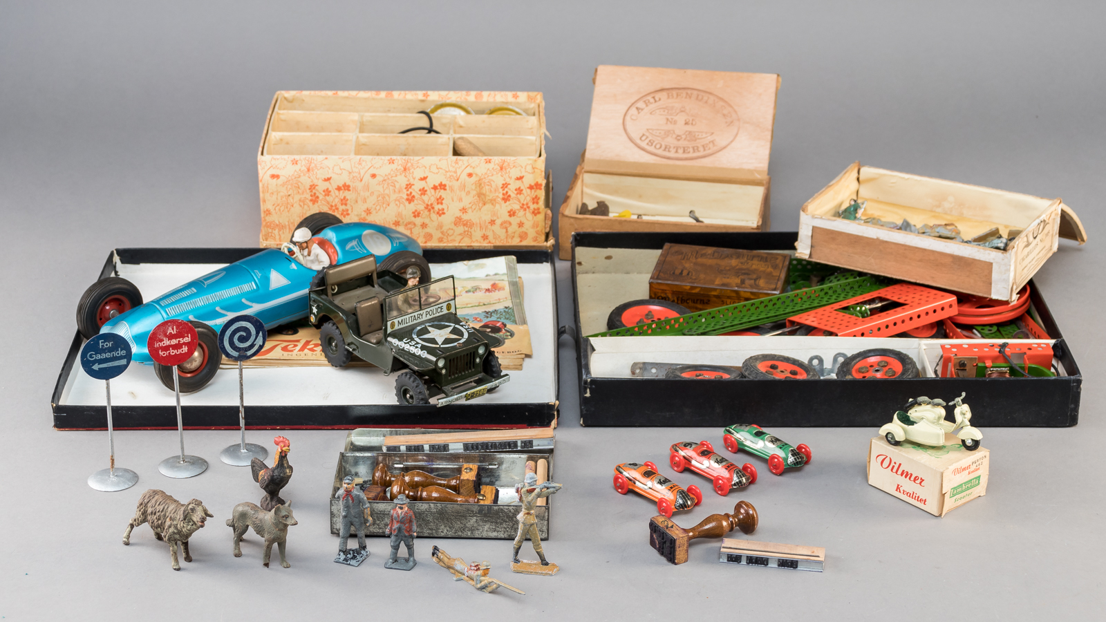 Bred vifte korrelat fætter Samling ældre legetøj 1940-50'erne (16+) | Lauritz.com