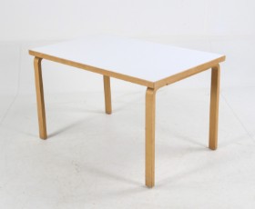 Alvar Aalto for Artek. Spisebord / arbejdsbord / skrivebord