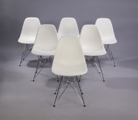 Charles Eames. Sæt på seks stole, model DSR, hvid polypropylen (6)