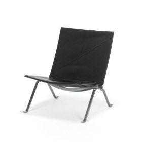 Poul Kjærholm for Fritz Hansen. Armchair model PK22, black leather