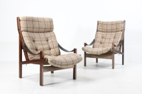 Thorbjørn Afdal for Bruksbo. A pair of safari chairs (2)