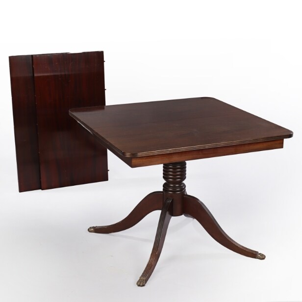 English Regency-style mahogany dining table, with extension, 1900s (3)