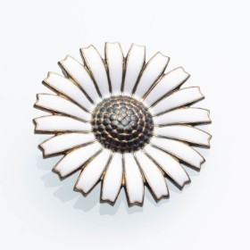 Georg Jensen, Daisy Marguerit broche / vedhæng af sterling sølv.