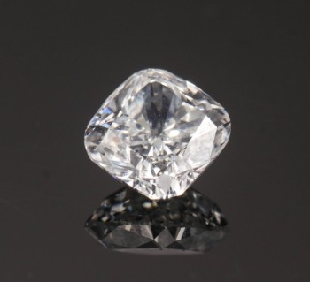 Uindfattet pudesleben diamant på 0,53 ct.