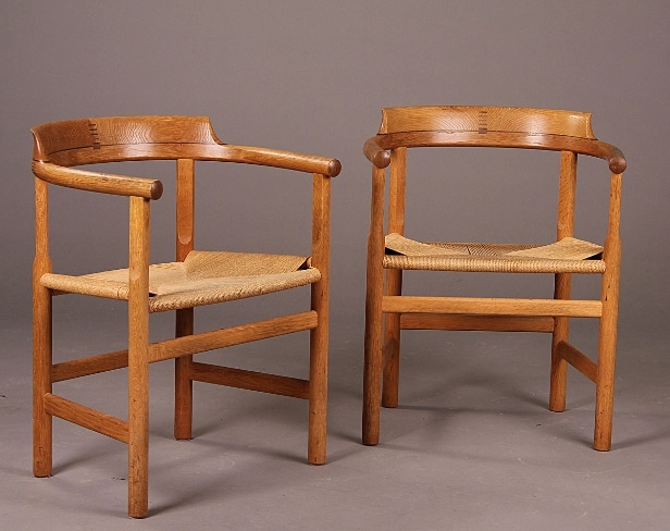 Hans J. Wegner 1914-2007, to armstole model PP62. (2)