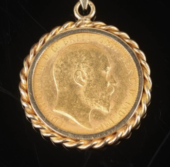 Edward VII guldmønt 21,6 kt, indfattet i double kæde.