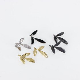 Pure Leaf. Three pairs of Almas ear studs (6)