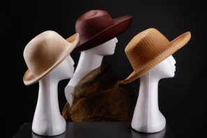 tyv Eve Reklame Modist Susanne Juul. Håndlavet hatte af strå One size (3) Denne vare er sat  til omsalg under nyt varenummer 5638683 - Lauritz.com