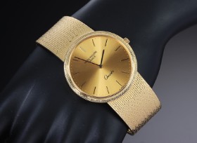 Patek Philippe 'Calatrava'. Herreur i 18 kt. guld med champagnefarvet skive, ca. 1981