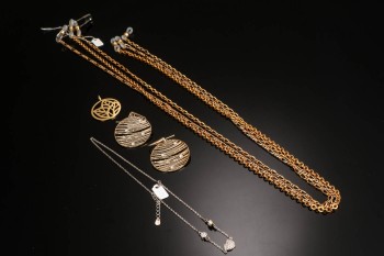 Samling halskæder med vedhæng af forgyldt sølv (6)