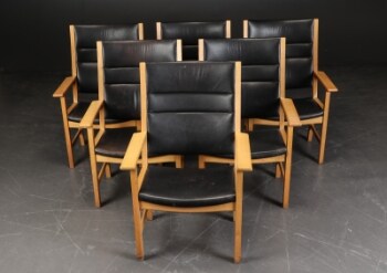 Hans J. Wegner. Sæt på seks højryggede lænestole af eg (6).