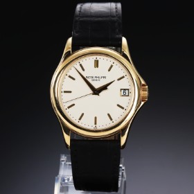 Patek Philippe 'Calatrava'. Herreur i 18 kt. guld med lys skive med dato, ca. 2000'erne