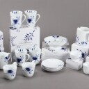 Royal Copenhagen. 'Blå Mega' musselmalet service af porcelæn (21)