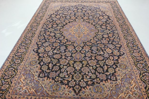 Persian Nadjafabad carpet, 350 x 240 cm.