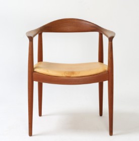 Hans J. Wegner (1914-2007) for Johannes Hansen: JH501 'The Chair' af massivt teaktræ