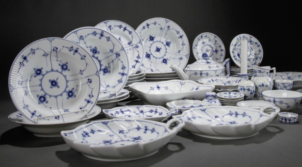 Royal Copenhagen. Musselmalet riflet service af porcelæn (62)